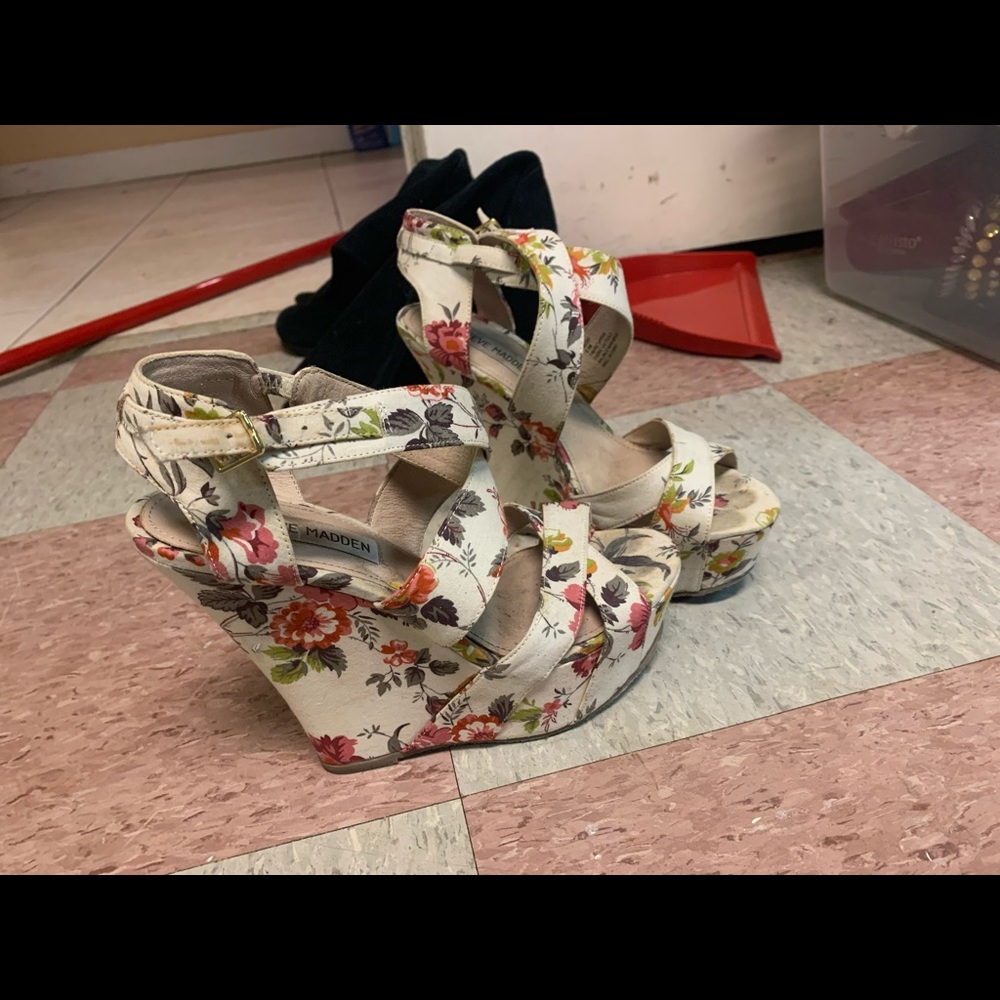 Steve Madden Floral Wedges
